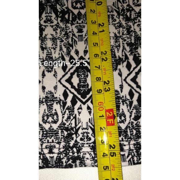 Bobbie Brooks Sleepwear Tank Sz M Black & White Racerback Geometric Design Med - Picture 6 of 10